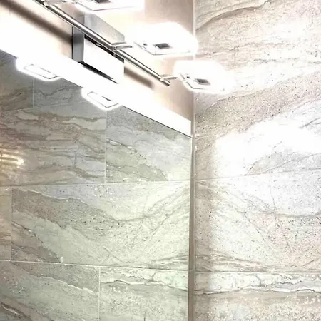Appartement Moderne Proche Centre Antibes * アンティーブ